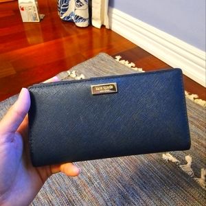 Brand NEW Kate Spade Large Slim Bifold Wallet (Dark Blue)